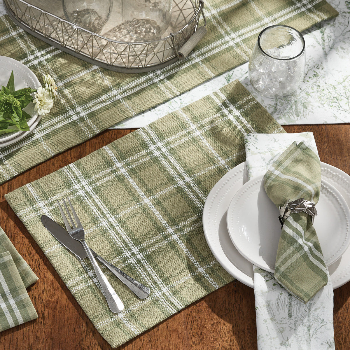 Wild Wings Verbena Table Runner