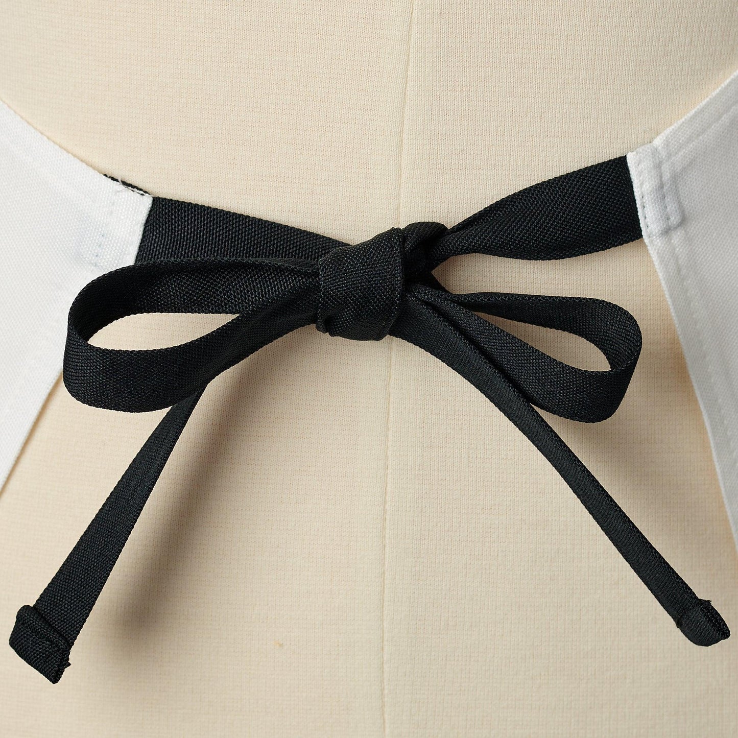 Holiday Blooms Apron - Wild Wings