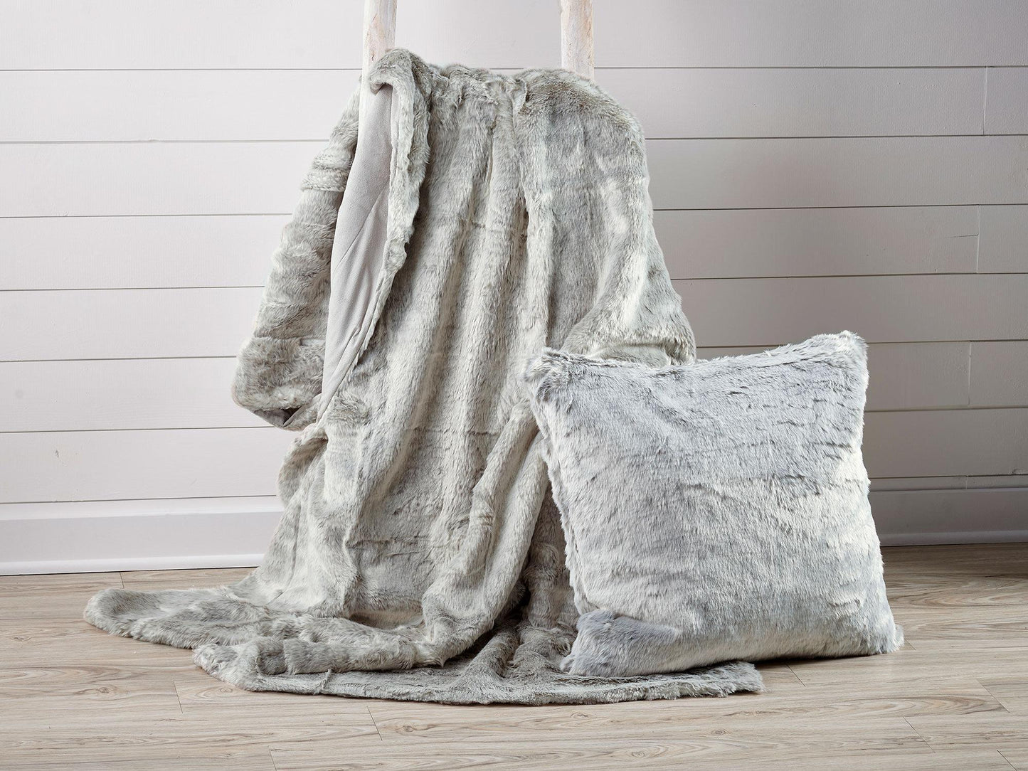 Gray Bear Throw Blanket - Wild Wings
